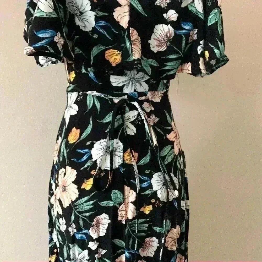 F21 black floral cold shoulder high low wrap dress - Picture 5 of 8